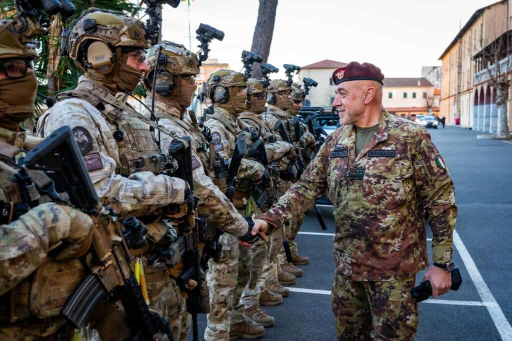 185° reggimento RAO riceve il labaro storico dello Squadrone da Ricognizione “F”