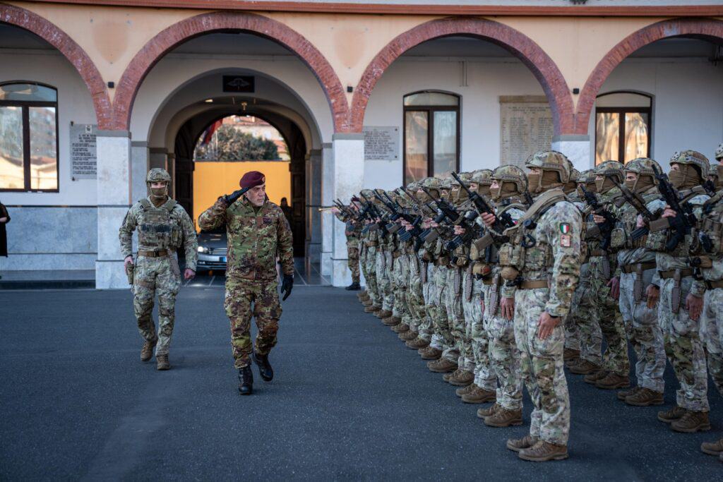 185° reggimento RAO riceve il labaro storico dello Squadrone da Ricognizione “F”