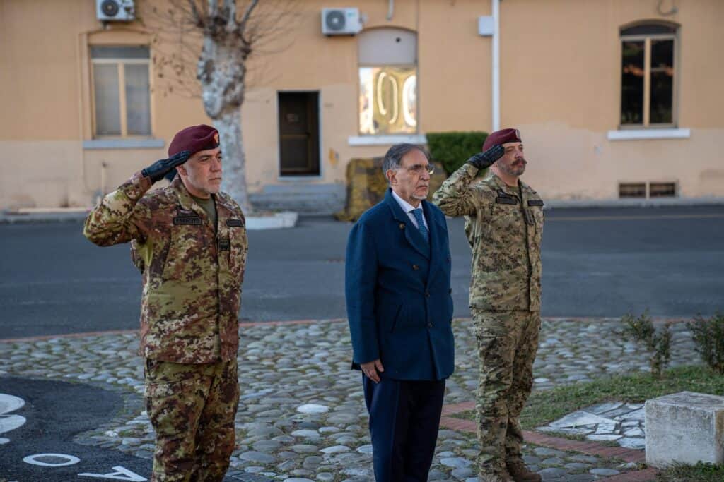 185° reggimento RAO riceve il labaro storico dello Squadrone da Ricognizione “F”