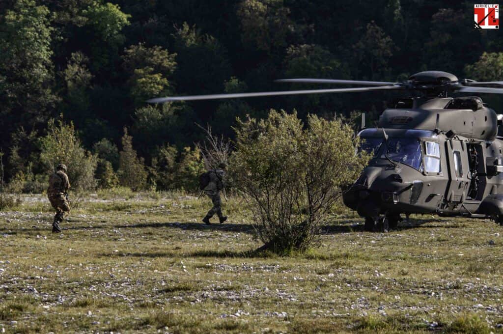 Reimbarco su UH-90A plotone fanteria Aeromobile