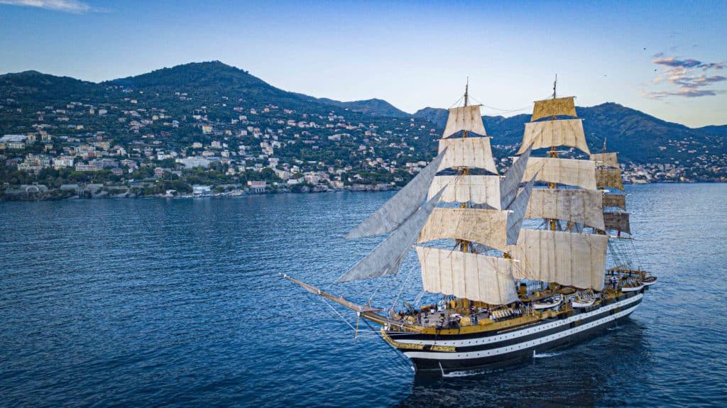 NAVE SCUOLA AMERIGO VESPUCCI 