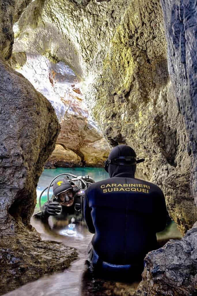 Attività in grotta - Carabinieri Subacquei